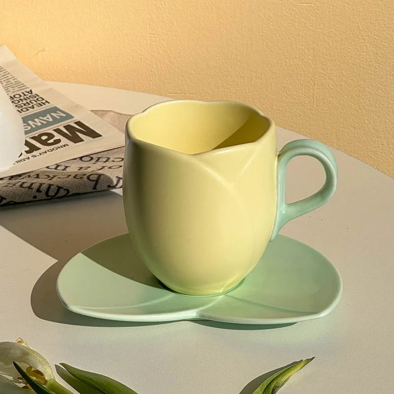 Elegant 300ml (10oz) Tulip-Shaped Ceramic Mug with Matching Coaster — Vintage-Inspired Beige, Yellow & Pink Floral Tea Cup Set (1 Piece)
