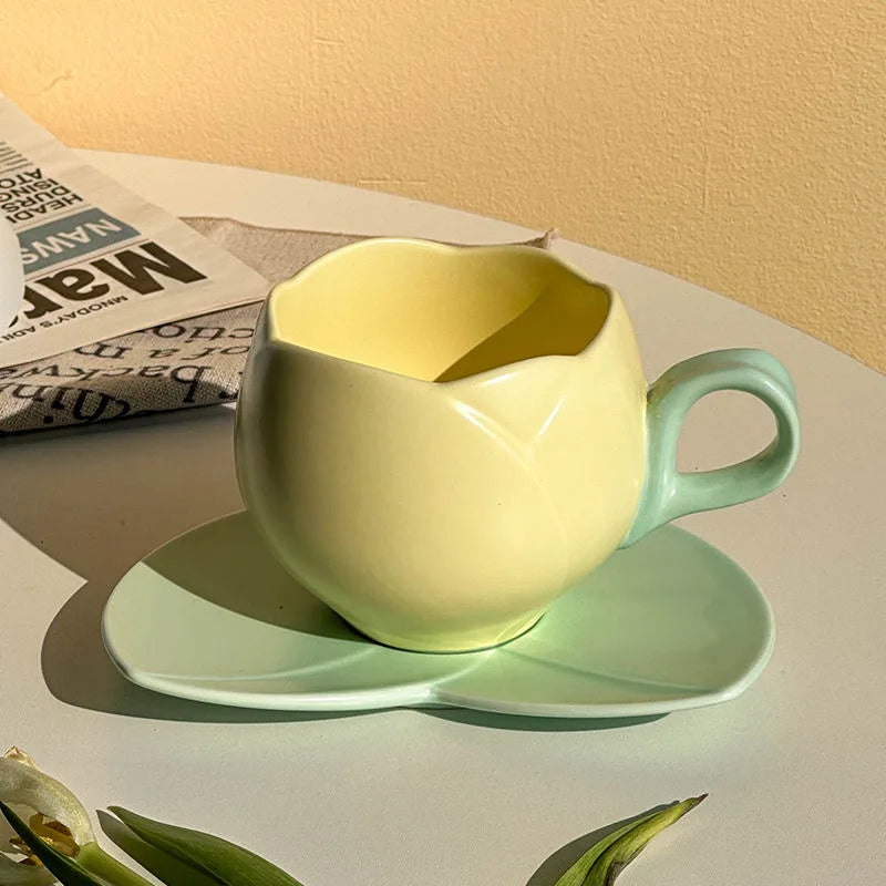 Elegant 300ml (10oz) Tulip-Shaped Ceramic Mug with Matching Coaster — Vintage-Inspired Beige, Yellow & Pink Floral Tea Cup Set (1 Piece)