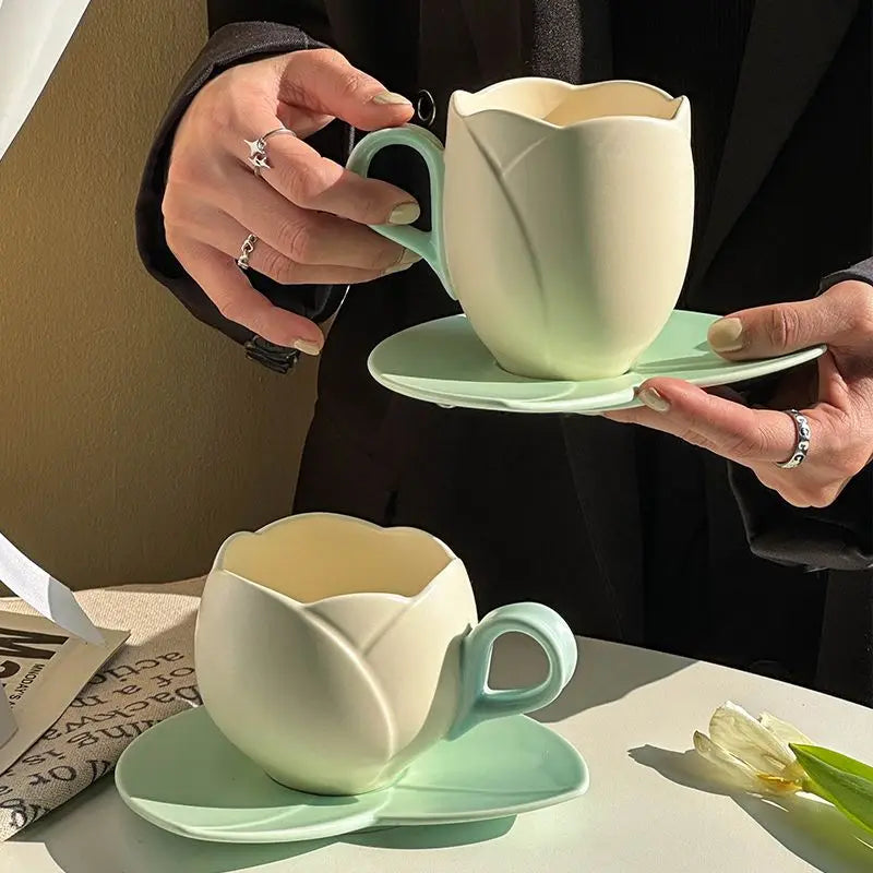 Elegant 300ml (10oz) Tulip-Shaped Ceramic Mug with Matching Coaster — Vintage-Inspired Beige, Yellow & Pink Floral Tea Cup Set (1 Piece)